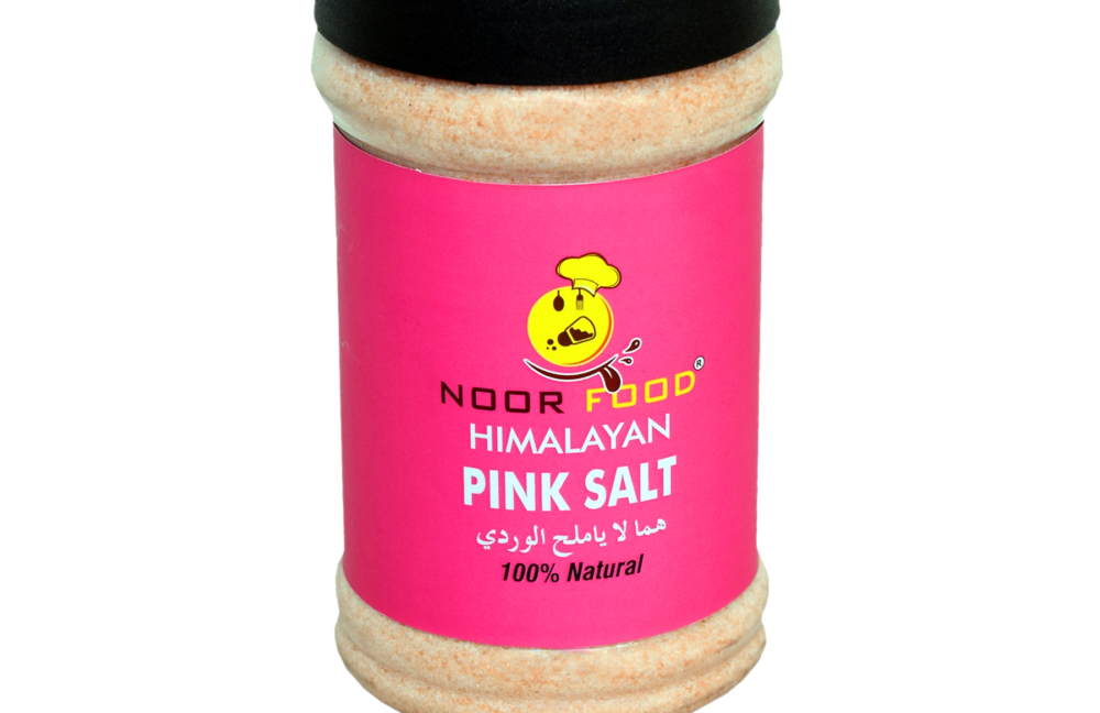 A 800g bottle of Himalayan pink salt, perfect for use in cooking, seasoning, or as a decorative item.